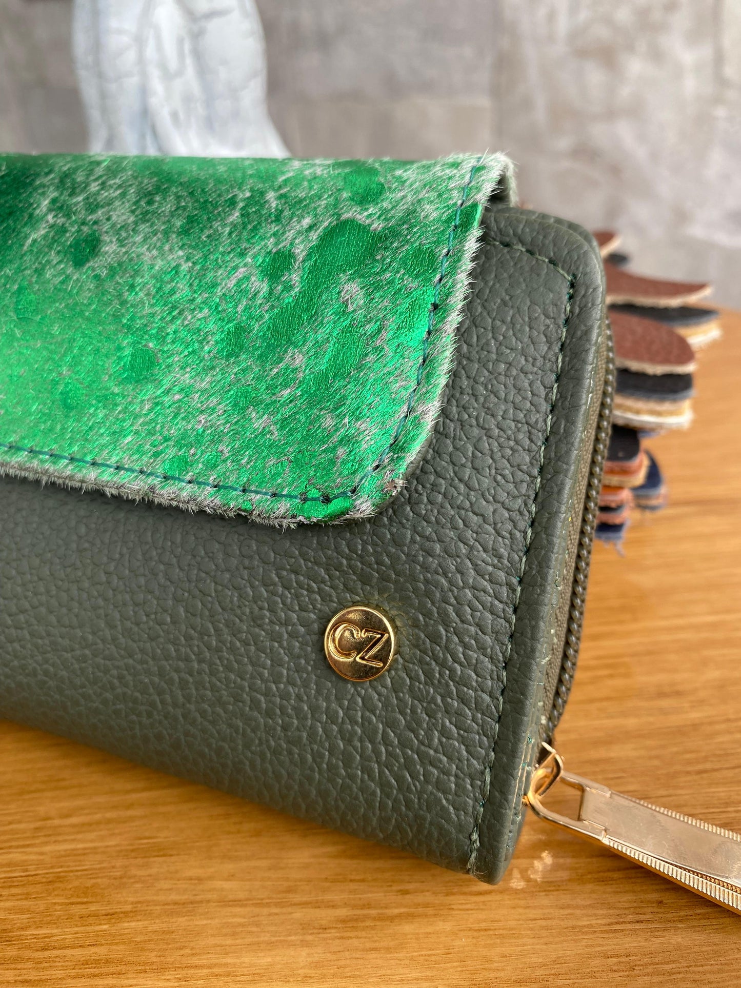 Billetera Bovi V  Verde militar-verde pelo