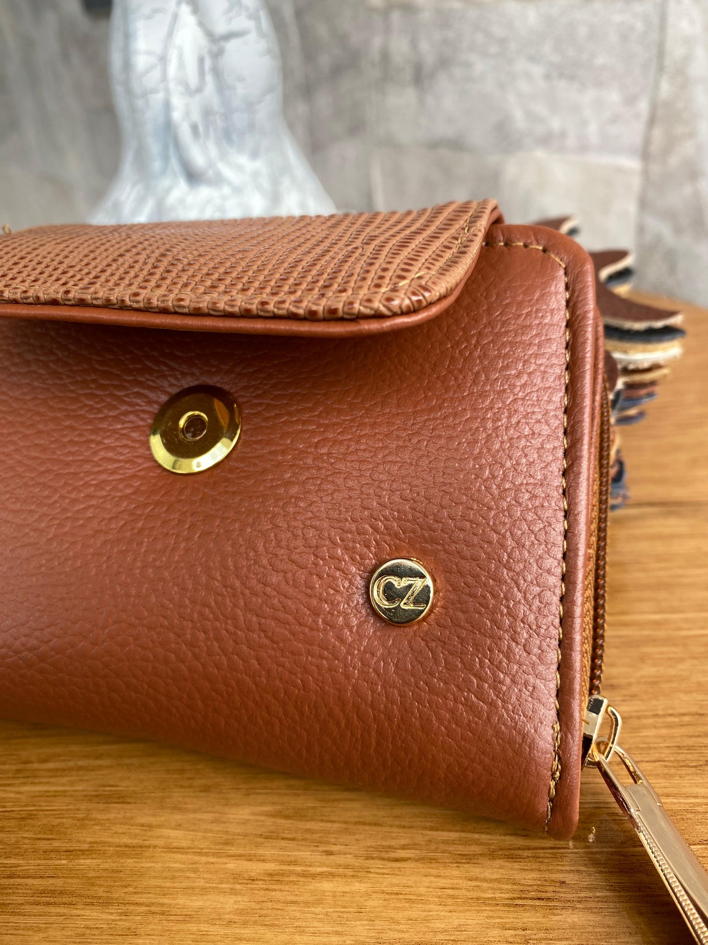 Billetera Chic IV Miel galleta-textura